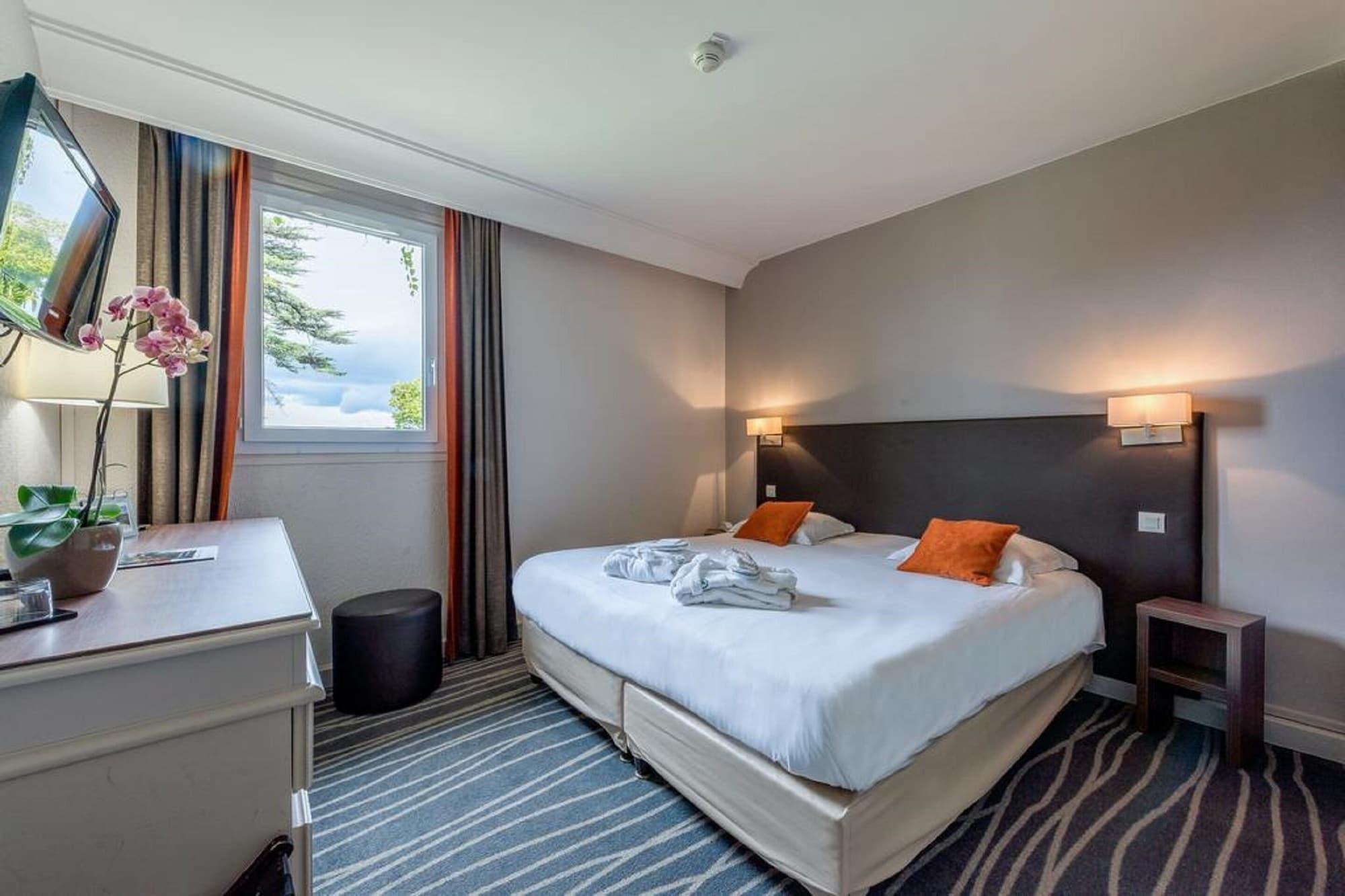 Logis Hotels- Hotel Et Restaurant Domaine De Fompeyre Bazas Eksteriør billede